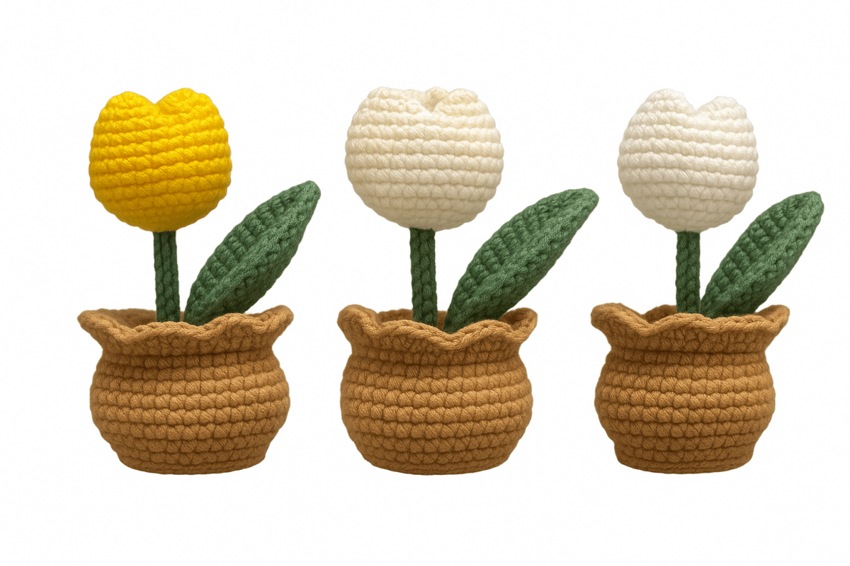 Three_crocheted_flower_pots_with_flowers